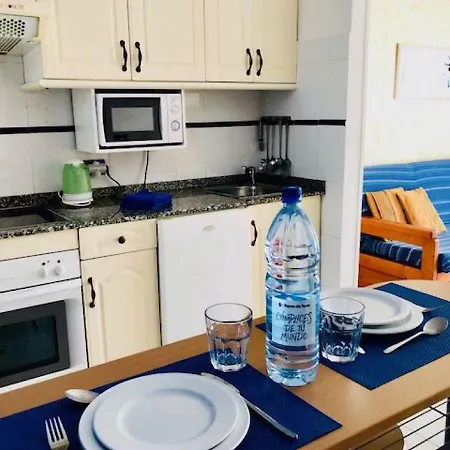 Bellissima With Pool, Wifi & Sat-tv Just 200m From The Ocean Apartamento