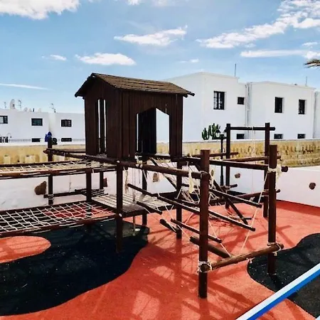 Bellissima With Pool, Wifi & Sat-tv Just 200m From The Ocean Puerto del Carmen (Lanzarote)