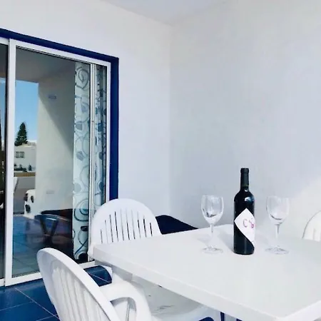 Bellissima With Pool, Wifi & Sat-tv Just 200m From The Ocean Apartamento *